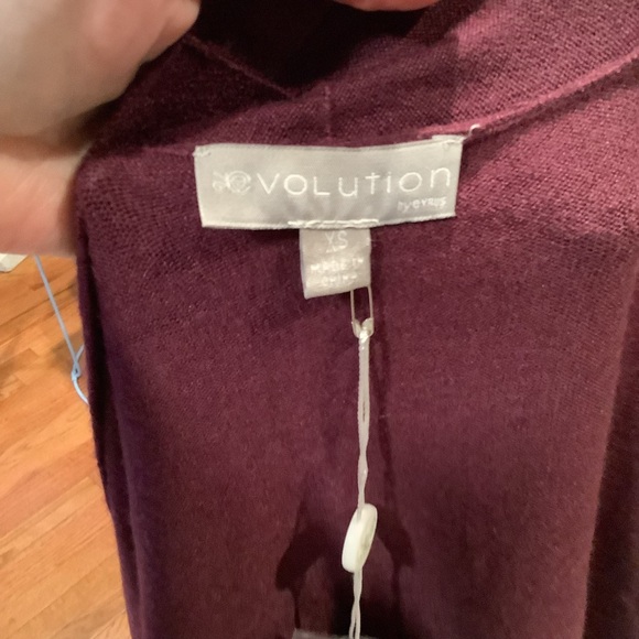 #210 NWT Revolution Open FrontButton Detail Maroon Plum Cardigan Size XS - Picture 7 of 8